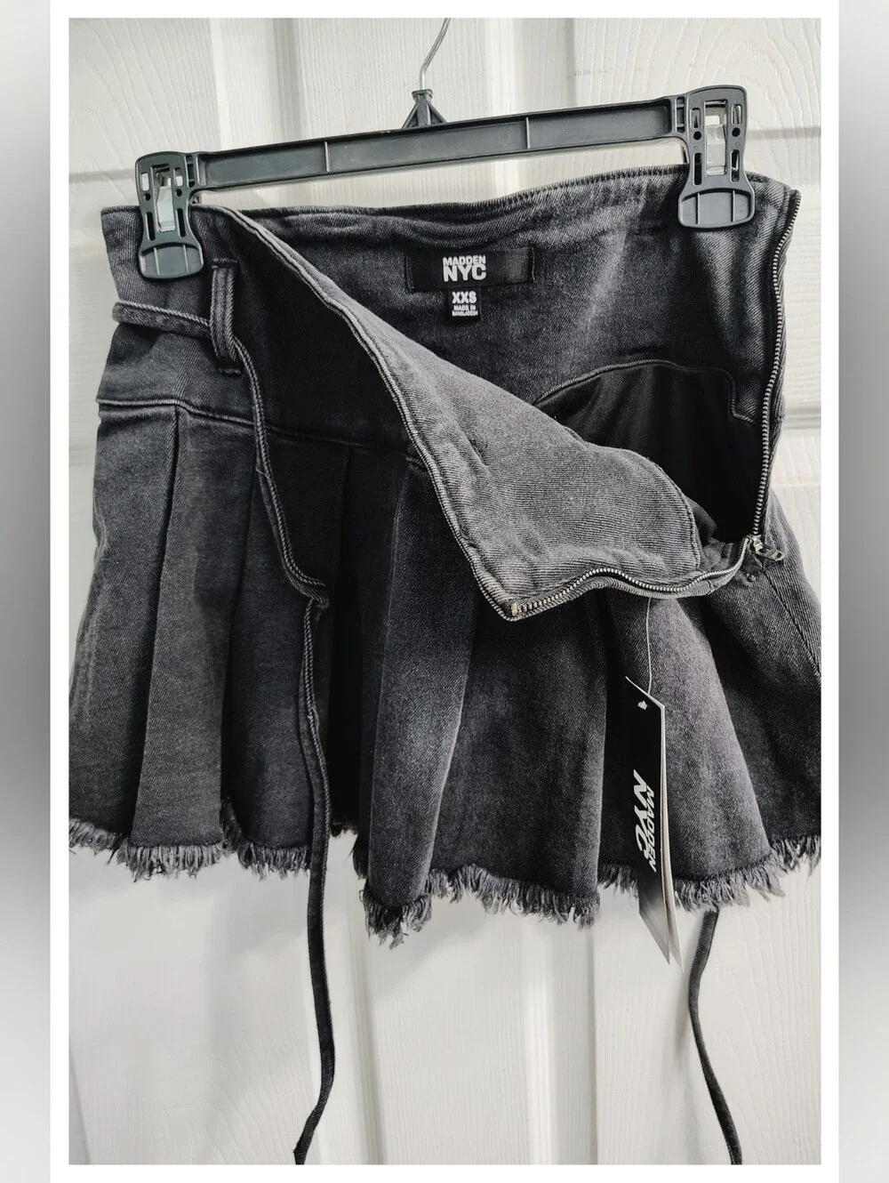 Madden NYC Pleated 'Skort' Distressed Black Denim - Junior Size XXS (00)  *NWT*
